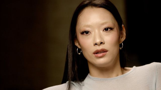 팝스타 리나 사와야마가 두 번째 앨범에 얽힌 충격적인 비하인드 스토리를 BBC에 독점 공개했다.