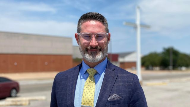 더스티 디버스 목사