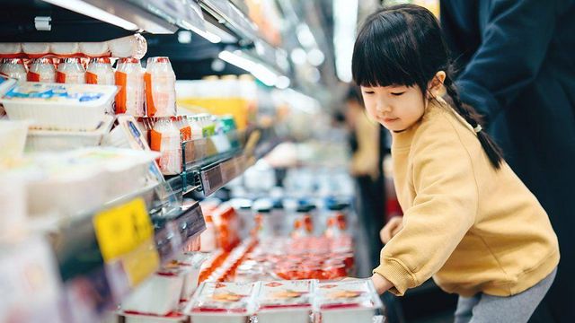 우유와 같은 특정식품에 비타민D를 강화하면 비타민D가 풍부한 오일을 섭취할 필요는 줄어든다