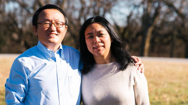 펭 타오 박사와 아내 펭 홍