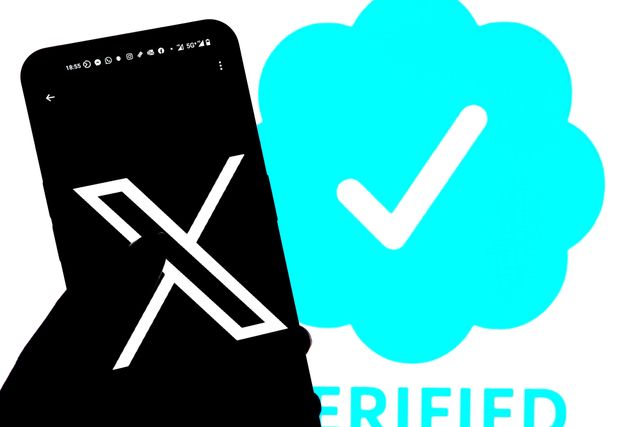 X 로고와 인증 배지