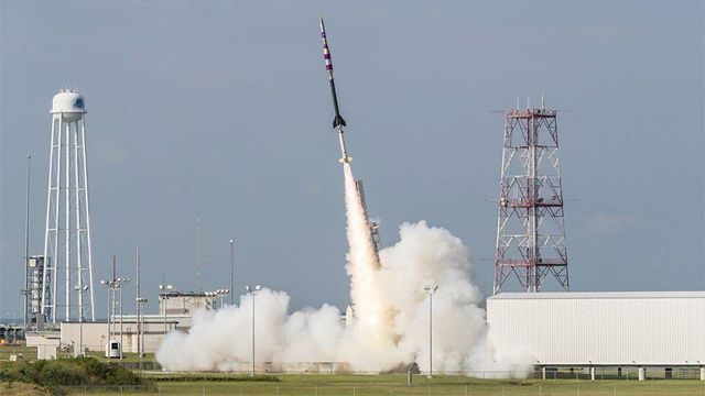 관측 로켓은 일식이 일어나는 동안 지구 대기의 변화를 조사할 예정이다 