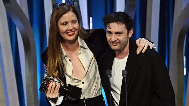 지난 2월 23일 제49회 세자르 시상식에서 최우수 감독상을 수상한 후 기뻐하는 쥐스틴 트리에 감독과 아서 하라리