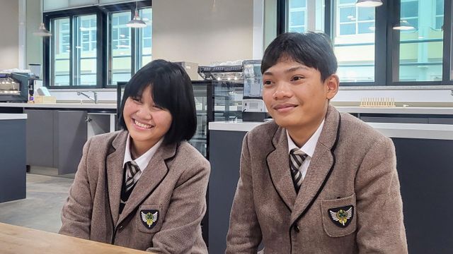 태국인 고교 유학생 2명