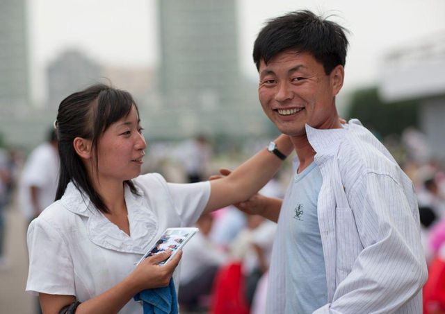 북한 여성과 남성