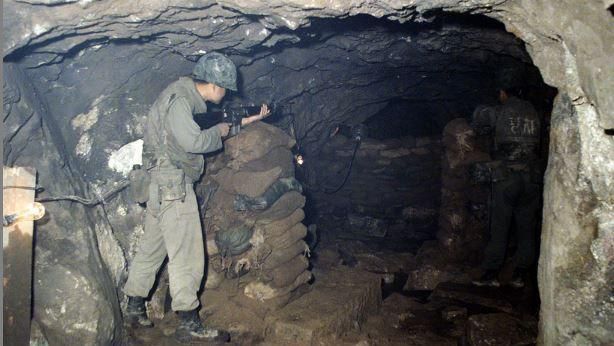 연천에서 1970년대 발견된 북한의 제1땅굴 모습