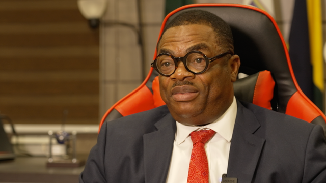 우체 이페니 헨리