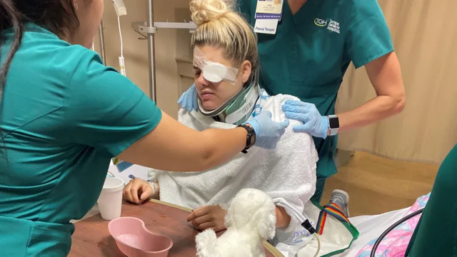 입원 중 재활 치료를 받는 오토