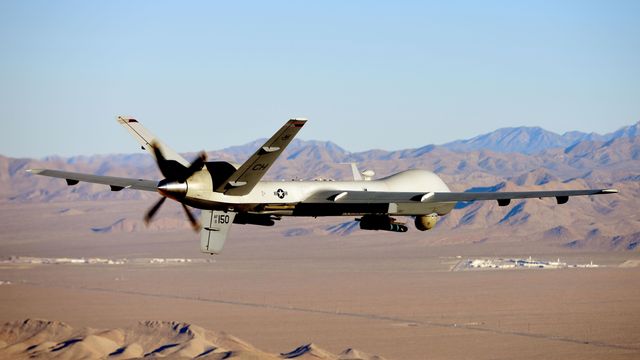 미국 네바다주 시험 훈련장에서 훈련 임무를 수행 중인 MQ-9 리퍼 드론