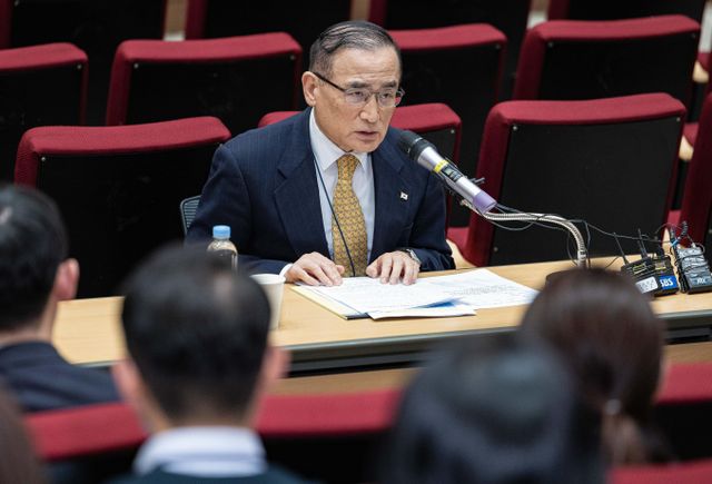 기자간담회를 진행 중인 위성락 대통령실 안보실장