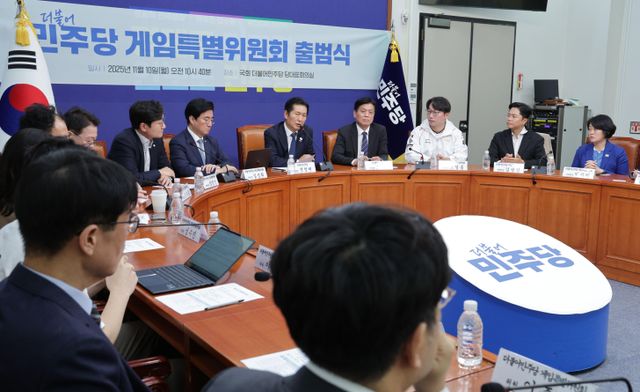 정청래 더불어민주당 대표가 10일 서울 여의도 국회에서 열린 민주당 게임특별위원회 출범식에서 발언하고 있다