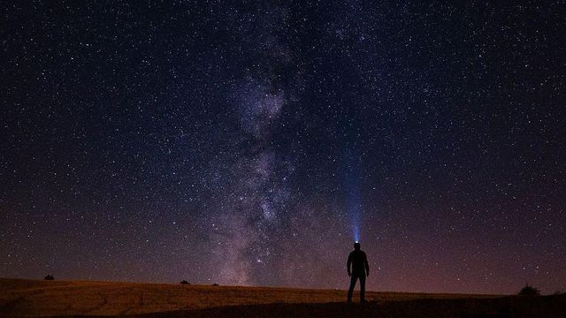 수많은 별이 있는 밤하늘