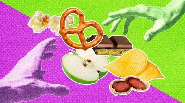 간식(사과, 감자칩, 견과류, 초콜릿 등)을 집으려는 손을 묘사한 일러스트 이미지