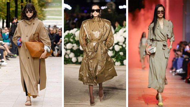 연한 연갈색의 넉넉한 핏 트렌치코트, 은은한 광택의 연갈색 트렌치코트, 그리고 단추를 없앤 드레스형 연갈색 코트를 입은 세 명의 모델