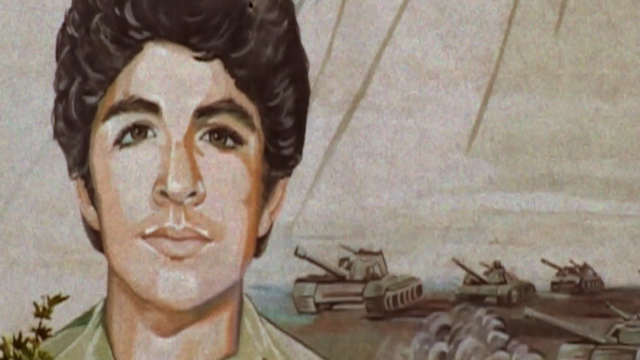 공식 기록에 따르면, 전쟁 초기 13살의 어린 소년이었던 호세인 파흐미데는 수류탄을 들고 이라크 탱크 아래로 뛰어들었고 아야톨라 호메이니는 그 공로를 높이 샀다. 