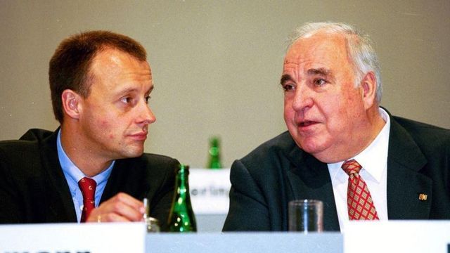 젊은 의원이었던 메르츠(왼쪽)와 헬무트 콜 전 총리