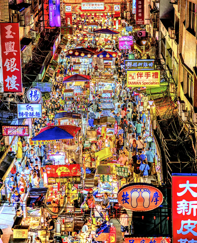 대만의 야시장은 다양하고 저렴한 음식들로 유명하다