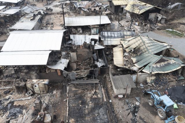 산불이 휩쓸고 간 마을 