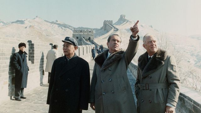 1972년 만리장성을 방문한 미국의 닉슨 대통령(가운데), 윌리엄 로저스 국무장관(오른쪽)과 리셴녠 당시 중국 당부의장