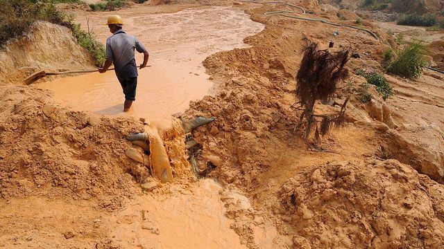 장시성 난청현의 희토류 광산