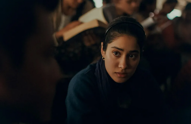 영화에서 중요한 역할을 맡은 발리우드 배우 잔비 카푸르