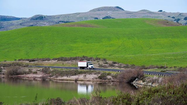 대기강수는 파괴를 가져올 수 있지만, 동시에 캘리포니아의 저수지를 채우고 가뭄을 막는 데에도 도움을 준다