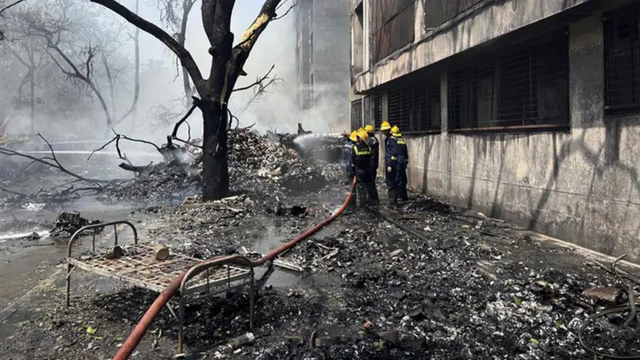 인도 여객기 추락 사고 현장