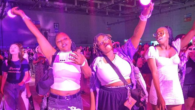 남아공에서 온 BTS 아미들. 왼쪽부터 아산다, 심탄딜레, 부요