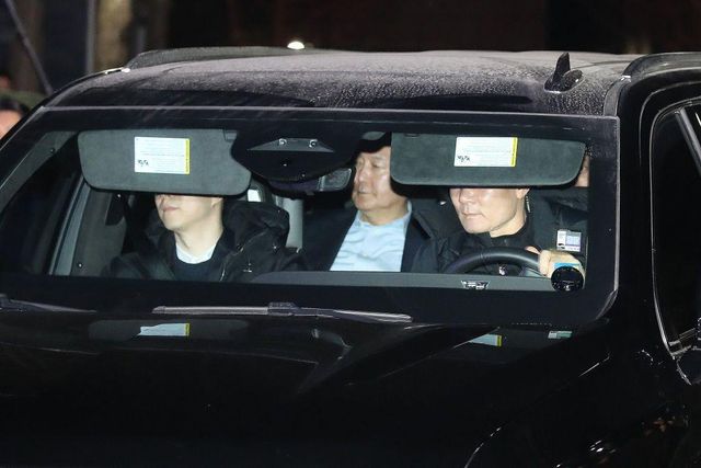 체포되고 있는 윤석열 전 대통령