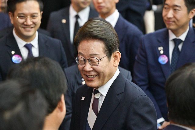 이재명 대통령이 4일 오전 제21대 대통령 취임식을 위해 서울 여의도 국회에 들어오고 있다