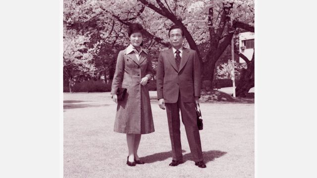 박근혜 전 대통령과 함께 서있는 고 박정희 전 대통령