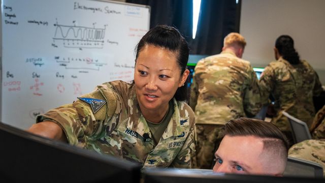 피닉스 하우저 대령