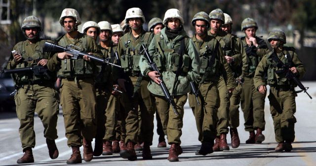 2006년 1월 16일 서안 지구에서 순찰 중인 이스라엘 군인들의 모습