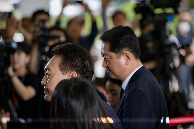 고위공직자범죄수사처에 출석하는 윤석열 전 대통령