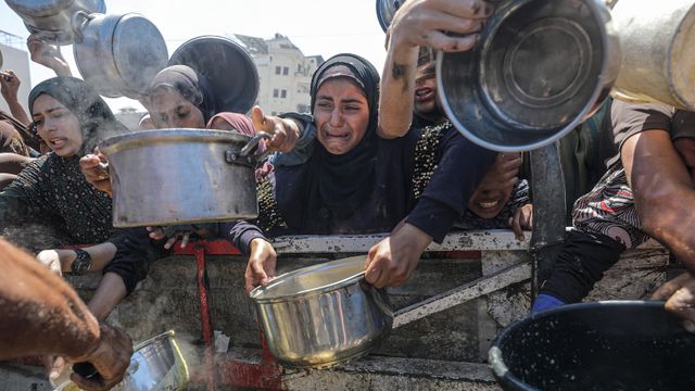 이스라엘의 공격과 봉쇄로 인해 가자지구 내 수십만 명의 팔레스타인 주민들이 식량 접근에 어려움을 겪고 있다
