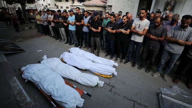 가자지구 하마스 보건부는 이스라엘 공습으로 6만 명 이상이 사망했다고 밝혔다