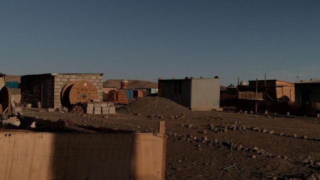 목재나 벽돌로 지어진 집들