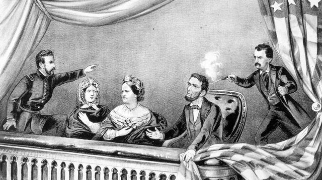 에이브라함 링컨은 암살당한 최초의 미국 대통령이다