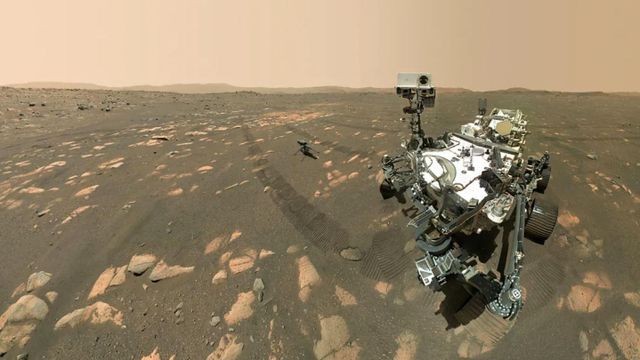 나사의 퍼서비어런스 탐사선은 현재 화성 제제로 분화구 주변으로 가서 지구로 보낼 만한 샘플을 채취하고 있다