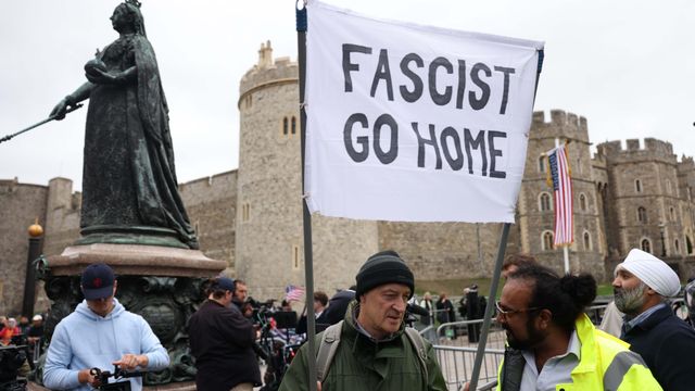 트럼프 대통령의 국빈 방문을 두고 윈저에서 반대 시위가 벌어지기도 했다