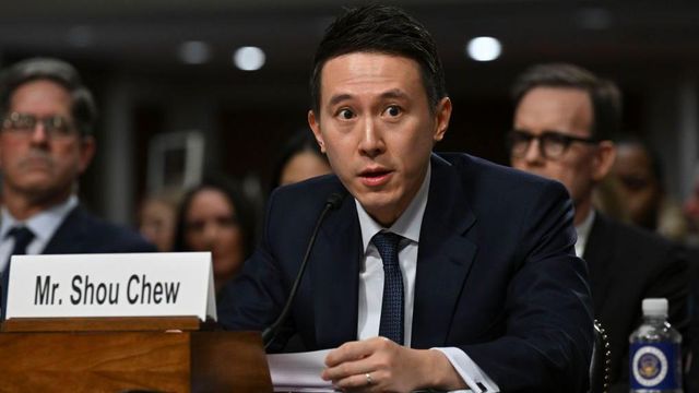 상원 청문회에서 답변 중인 추쇼우쯔 틱톡 CEO 