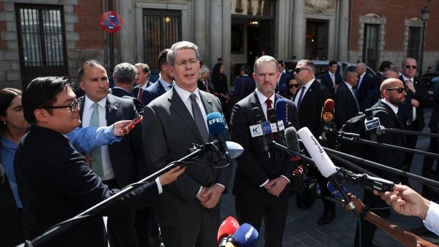 지난 5일 스페인에서 열린 미-중 회담 이후 발언 중인 베센트 재무장관