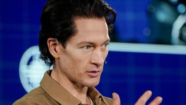 연설을 하는 테크 기업가 브라이언 존슨