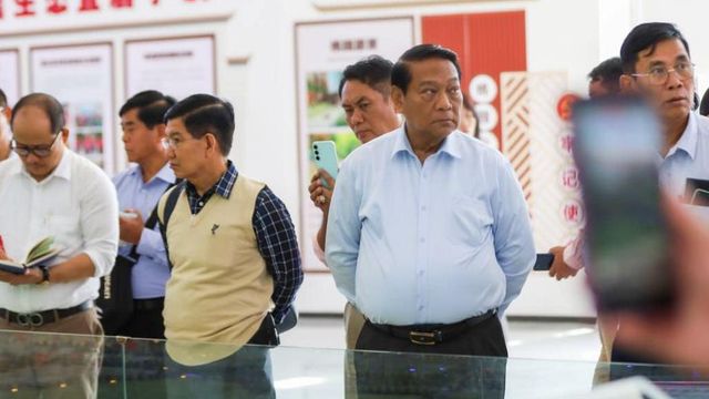 킨 이 연합단결발전당(USDP) 당수, 탕 아예 서기