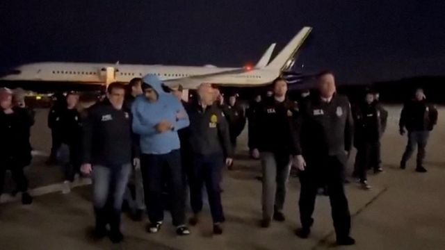 2026년 1월 3일 베네수엘라의 니콜라스 마두로 대통령이 미군에 체포되어 뉴욕으로 압송되는 사진 