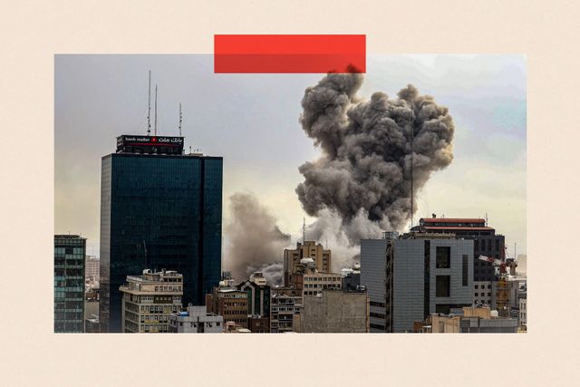 검은 연기가 치솟는 테헤란 시내