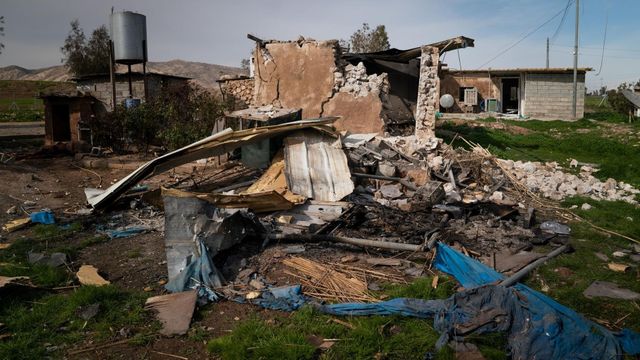 이라크 북부 소재 이란 쿠르드족 반정부 단체 건물이 폭격된 모습