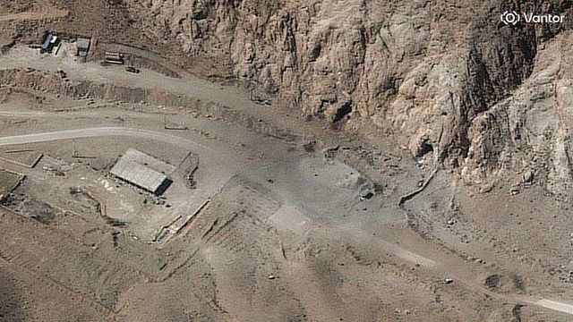 최근 공습 이후 이스파한의 터널 입구 위성사진