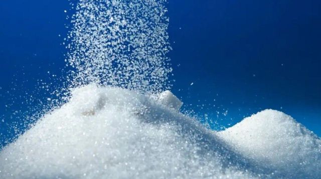 설탕 100톤과 북한술 3500병이 물물교환 방식으로 거래됐다 