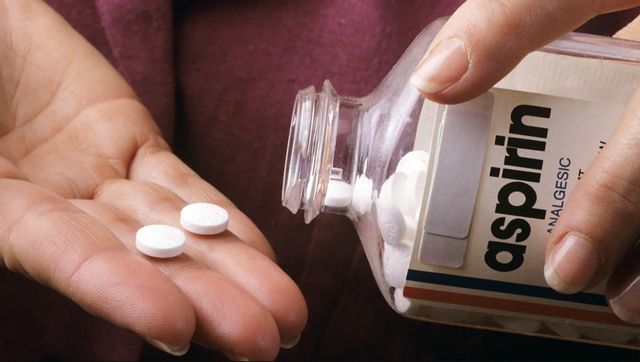 오랜 진통제로 쓰여 온 아스피린이 암 예방과 재발 억제 연구에서 다시 주목받고 있다